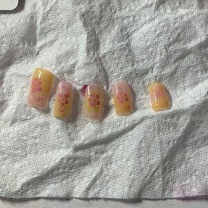 Floral Nail Art Tips